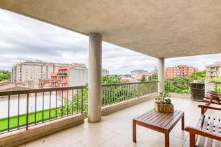Apartament a Creu de la Mà. Gran piso con terraza en el centro de figueres