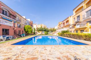 Maison jumelée à Muga - Gran Reserva - Badia. Casa adosada en empuriabrava a 50m del mar
