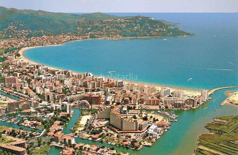 Foto 57a69624-bd23-4f0c-a3ef-da43493f5eb2. Apartament amb aparcament piscina a Santa Margarida Roses