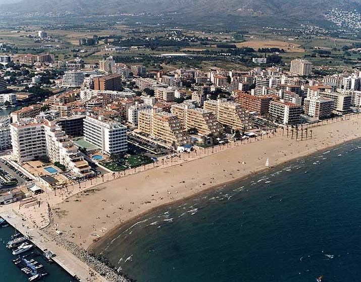 Foto 9bb56eef-9f7b-41e5-a459-6e5546773b72. Apartament amb aparcament piscina a Santa Margarida Roses