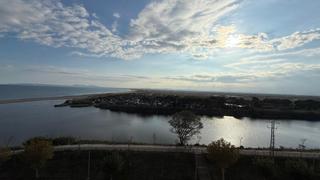 Piccolo appartamento in Muga - Gran Reserva - Badia. Bonito apartamento totalmente reformado y vistas al mar