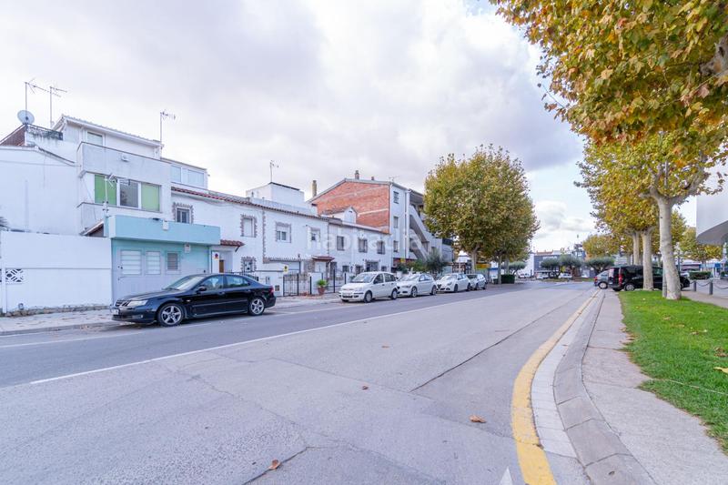 Foto 1fd86f7f-1e71-4b49-97e9-0b1673a8622a. Reihenhaus mit parking in Sant Maurici Empuriabrava