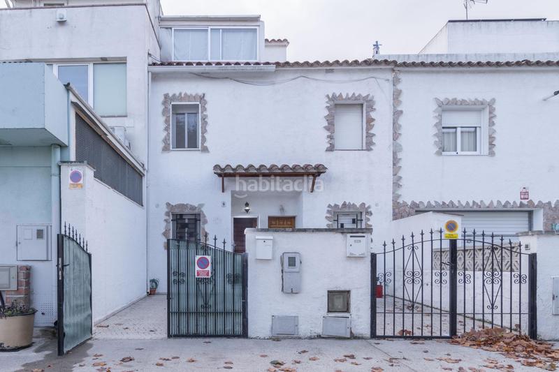 Foto 41e2a46f-300b-407e-8d5e-a862497cd23b. Reihenhaus mit parking in Sant Maurici Empuriabrava