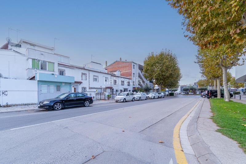 Foto b1d77c72-d23c-4800-8361-d0b98b66666a. Reihenhaus mit parking in Sant Maurici Empuriabrava