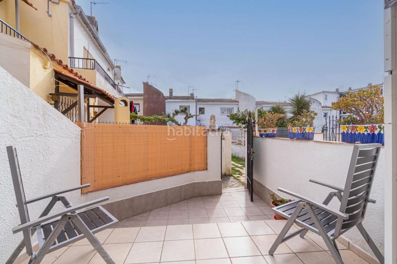 Foto effa1aeb-b50f-4419-afac-6b8ba6fbd954. Reihenhaus mit parking in Sant Maurici Empuriabrava