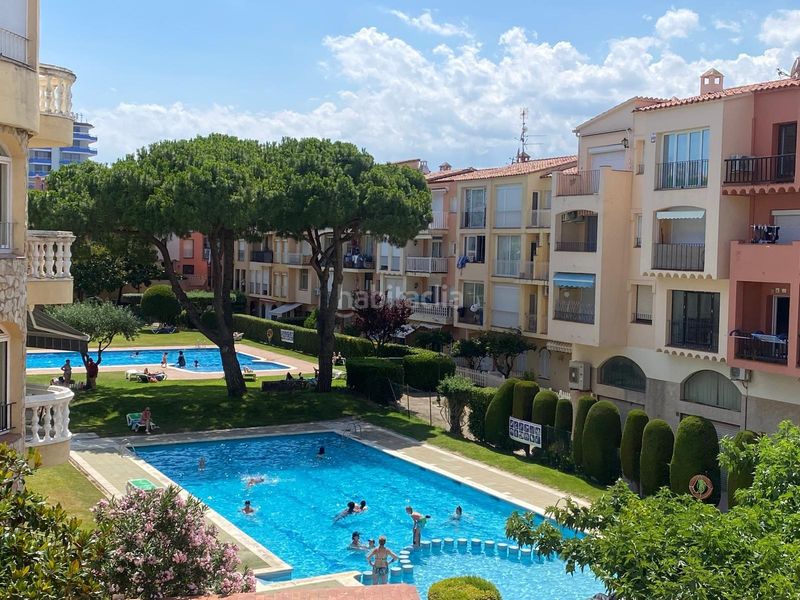 Foto 1553eabc-4c25-4be7-8c21-ae98fcbfb7bc. Apartament amb aparcament piscina a Muga - Gran Reserva - Badia Empuriabrava