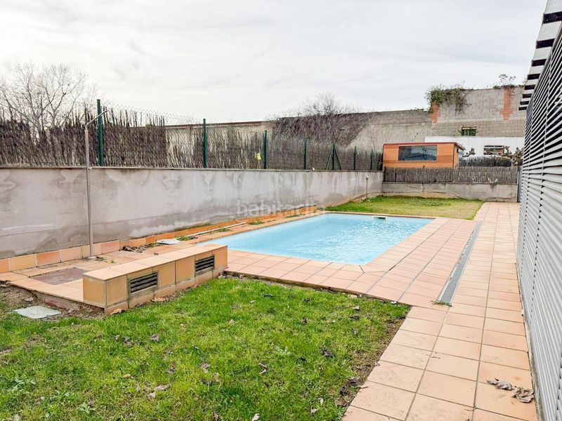Foto 18624e0f-f604-429a-b9cf-e5f71ee401a6. Zweistöckige wohnung mit heizung parking pool in Vilatenim Figueres