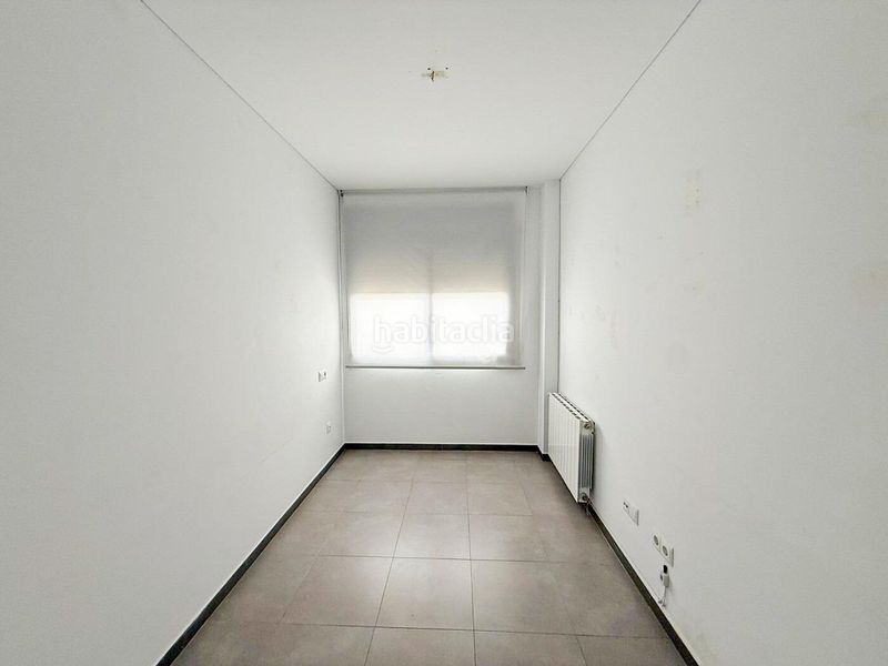 Foto 30daaf88-e2af-4386-865a-c7fd84eec0f4. Zweistöckige wohnung mit heizung parking pool in Vilatenim Figueres