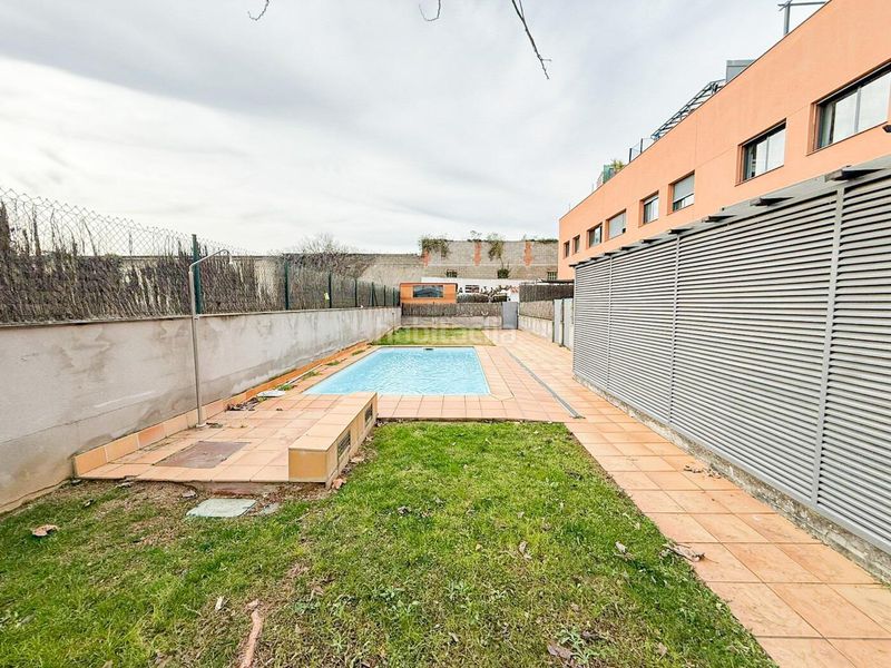 Foto e31593ab-15cd-4736-9c1e-c9c4bf8cb6c3. Zweistöckige wohnung mit heizung parking pool in Vilatenim Figueres