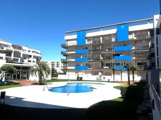 Apartament a Santa Margarida. Luminoso apartamento con piscina comunitaria