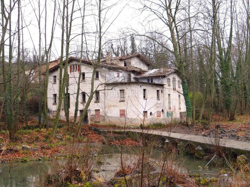 Foto 7f329a1e-a21f-48f9-a2bf-6f5b2484bf1a. Masia a Olot