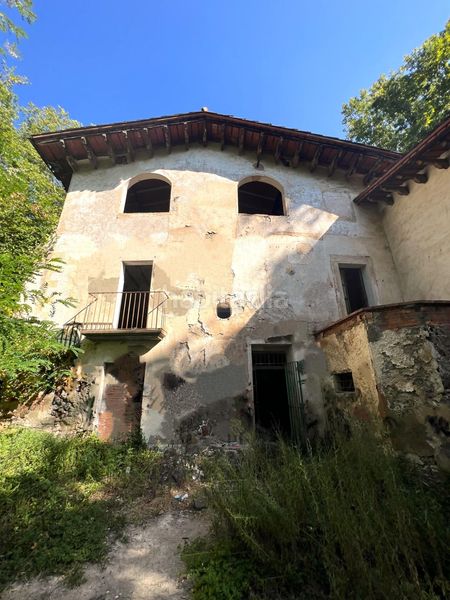 Foto b606ff6d-e6dd-4213-918b-84c33de081a8. Masia a Olot