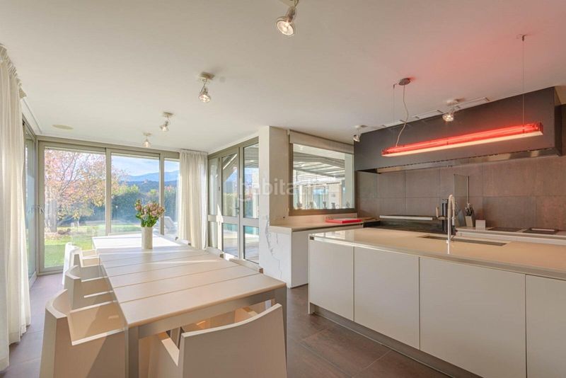 Foto 0918d0fb-fd70-4b6c-ace4-77924f5e7315. Casa amb aparcament piscina a Jonquera (La)