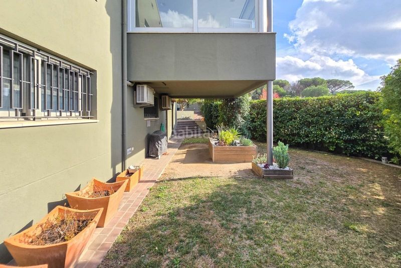 Foto 5eeb7d35-f799-4220-b196-25b799f73d9a. Casa amb calefacció aparcament piscina a Jonquera (La)
