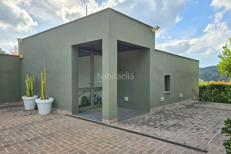 Foto 78dd2c06-8488-41f0-8429-e013b20d2060. Casa amb calefacció aparcament piscina a Jonquera (La)