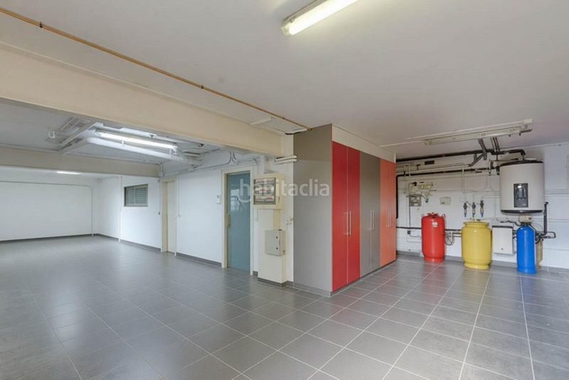 Foto abd1e83b-5f7f-46da-806e-67ba74bc16e5. Casa amb calefacció aparcament piscina a Jonquera (La)