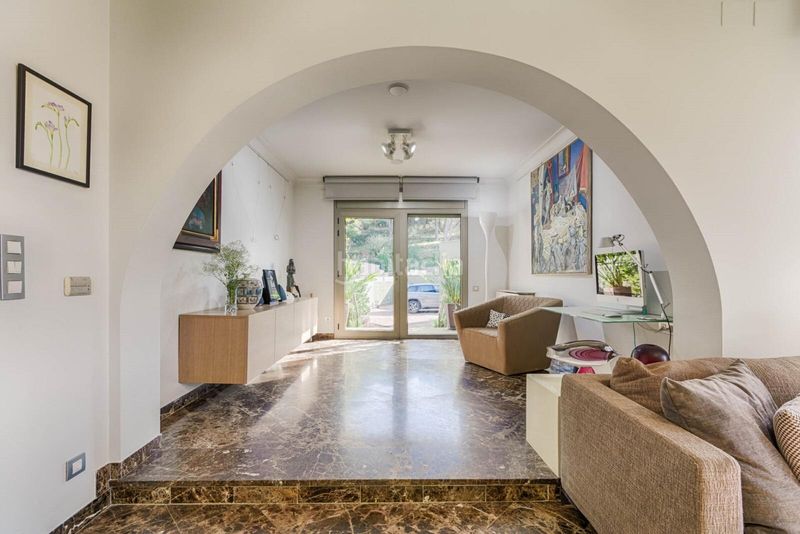 Foto b74a652f-1359-45fc-8f91-016c945a9604. Casa amb aparcament piscina a Jonquera (La)