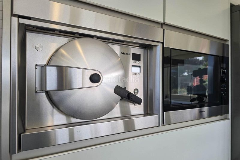 Foto bcc1224f-b005-4c50-ac91-a2b03afbe695. Casa amb aparcament piscina a Jonquera (La)