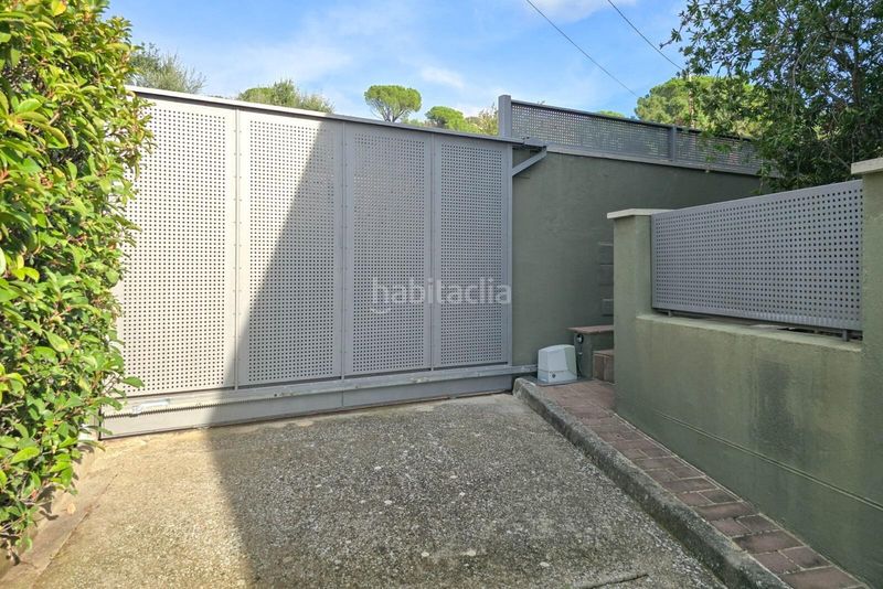 Foto bdbe6d94-929a-4086-897c-8fe2b6754b8d. Casa amb calefacció aparcament piscina a Jonquera (La)