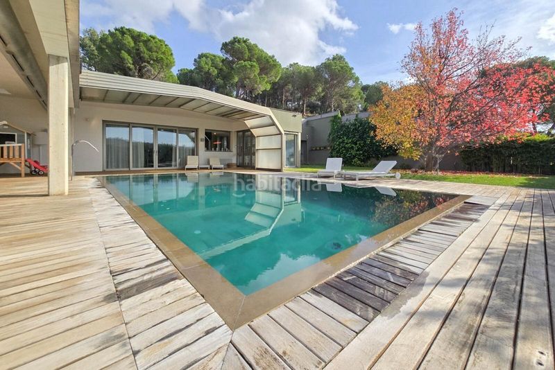 Foto fe727da7-122d-40b7-9e36-3e4d7b1ec530. Casa amb calefacció aparcament piscina a Jonquera (La)