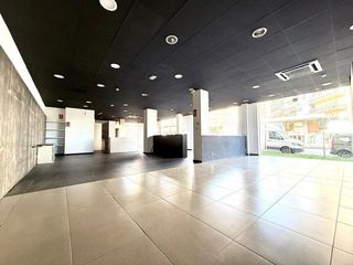 Geschäftsraum in Poble Nou-Olivar Gran. Magnífico local en venta, figueres avda.salvador dalí.