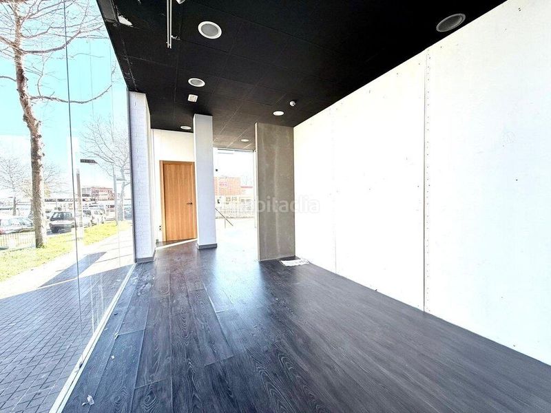 Foto 6d99ee9c-6f8c-4032-9cba-d8772b3c6f7d. Local comercial a Poble Nou-Olivar Gran Figueres