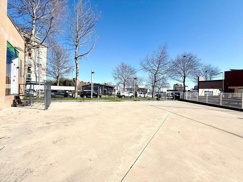 Foto 718cff82-8360-4cdd-816e-d69ee2c1e8d2. Local comercial a Poble Nou-Olivar Gran Figueres