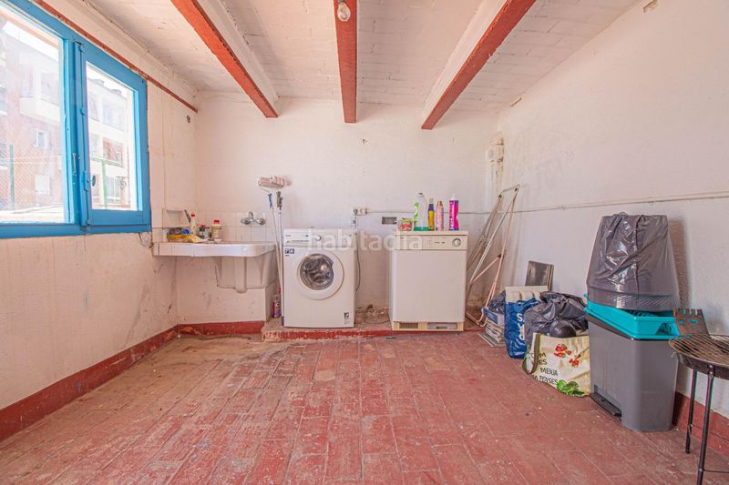 Foto 0a6c74e4-c05e-4d58-a435-c65d4a385641. Casa amb calefacció aparcament a Centre Figueres