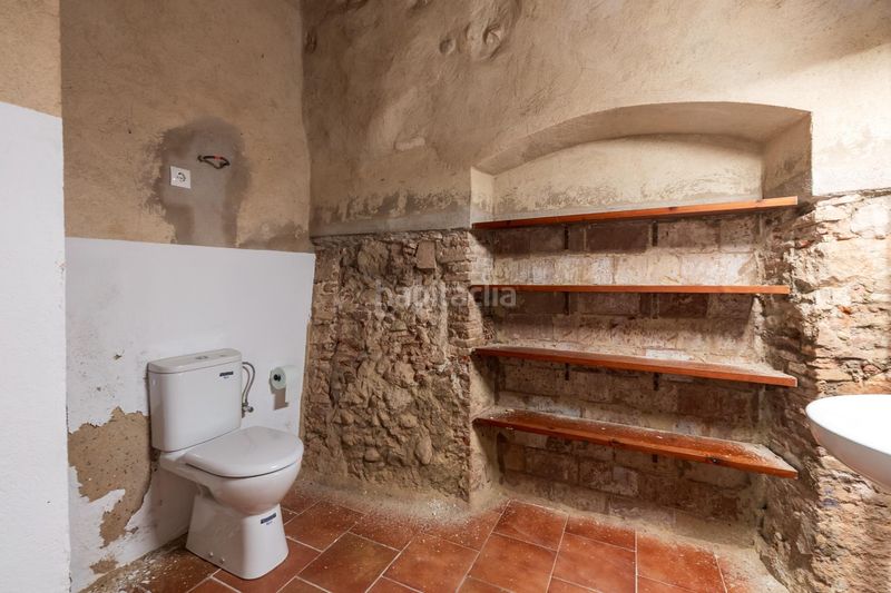 Foto 00e0a71a-6a6f-4fe2-b4cc-25b35efce858. Edificio in Centre Figueres