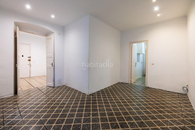 Foto 2a4f2572-090e-4971-b1a6-8a776ae289d4. Edificio in Centre Figueres