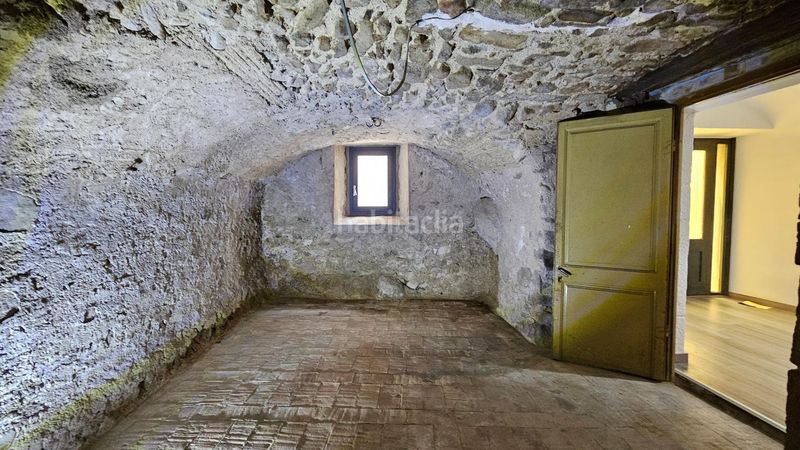 Foto 4445d139-86c3-457e-bf6b-f0d902ddd3ab. Casa amb calefacció a Agullana