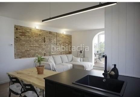 Foto aa0ca929-5f99-4956-85ef-9ea4b56f8ff5. Àtic amb calefacció a Centre Esplugues de Llobregat