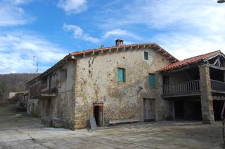 Masia a Vidrà. Magnifica finca ganadera y forestal en vidrà a 3,5 km del pueblo