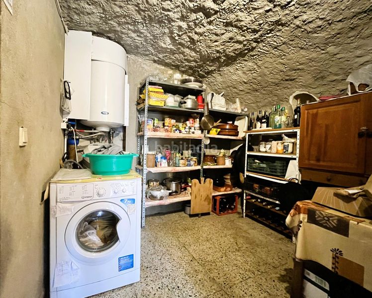 Foto 8d082153-9627-4fb7-b1a3-e4a6a0b643dc. Casa amb aparcament a Biure