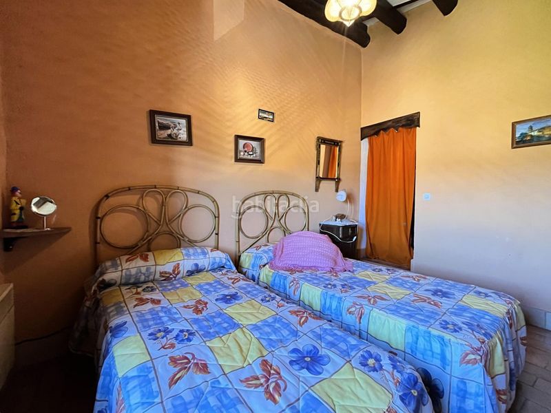 Foto b20a79ef-7a91-484b-9f6a-691addb8ba38. Casa amb aparcament a Biure