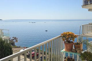 Apartament a Puig Rom-Canyelles-Almadrava. Luminoso piso con vistas al mar en el faro de roses