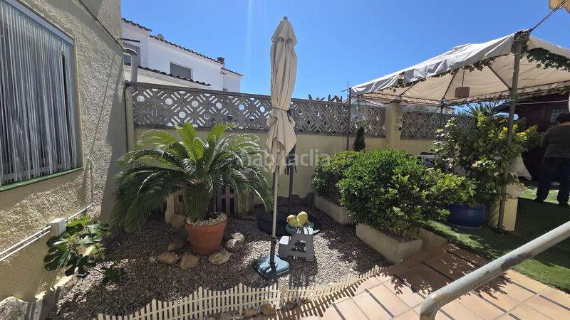 Foto 15dab130-d9c1-4881-8e45-3d3b30e930a3. Casa amb aparcament a Sant Maurici Empuriabrava