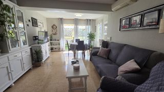 Casa a Sant Maurici. Casa con estudio independiente muy luminoso