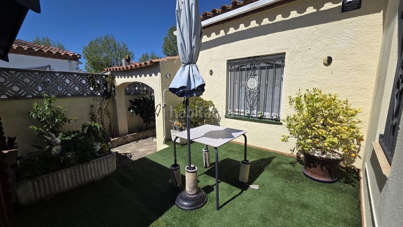 Foto a5568f4c-1c4f-47c6-b620-4fcb0fdd6de1. Casa amb aparcament a Sant Maurici Empuriabrava