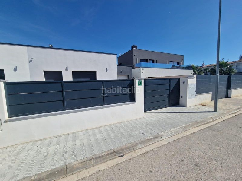 Foto 3c87c7ca-b9a3-4dfd-9924-e07fa40124cb. Casa adossada amb calefacció aparcament a Puigmal - Mas Nou Empuriabrava