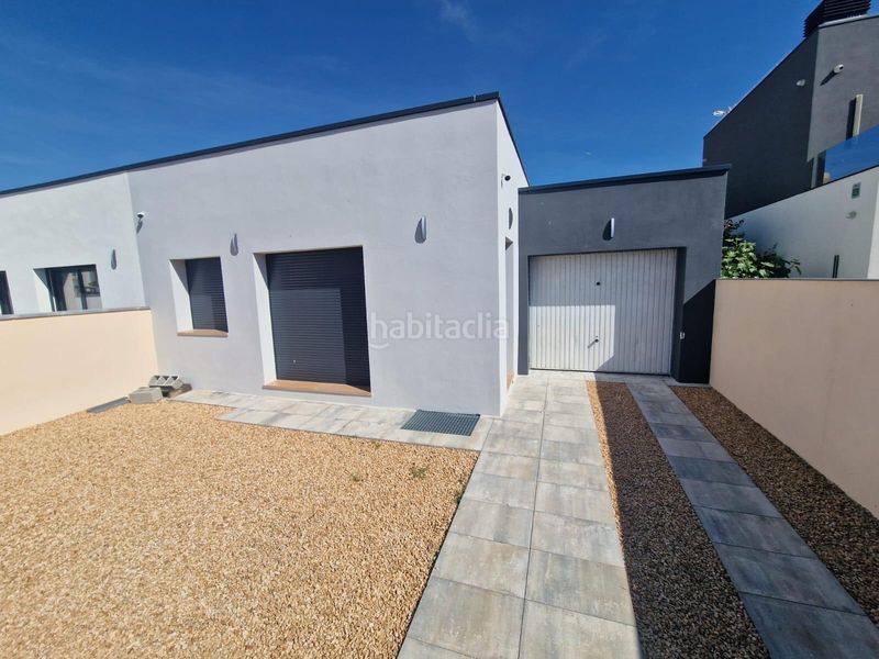 Foto 6ffd8bba-91bf-4cf4-ad1b-3bc2693d0f48. Casa adossada amb calefacció aparcament a Puigmal - Mas Nou Empuriabrava