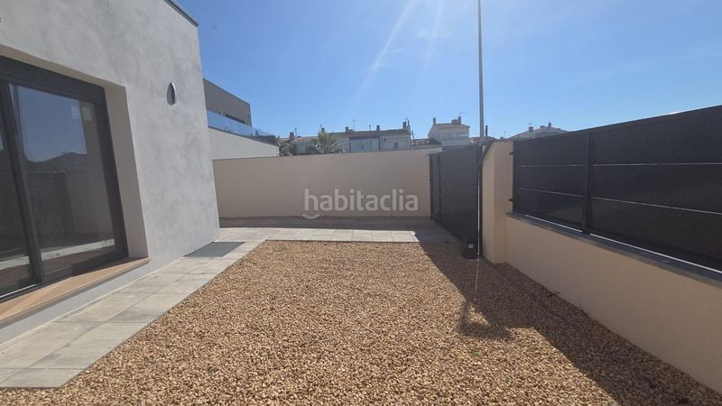 Foto e29d3bb1-aba2-4577-97a4-33c07c087d6a. Casa adossada amb calefacció aparcament a Puigmal - Mas Nou Empuriabrava