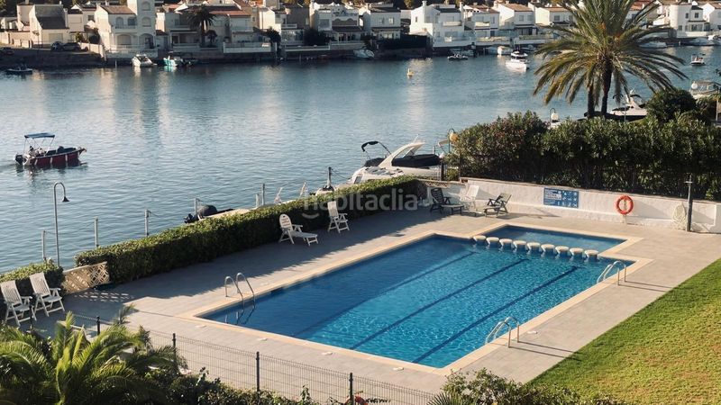 Foto dbc3bf6b-1a63-4b76-b3cd-9da74b3d4479. Apartament amb calefacció piscina a Sant Maurici Empuriabrava