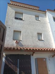 Reihenhaus in Sant Maurici. Casa adosada en empuriabrava cerca del canal y de la zona comerc