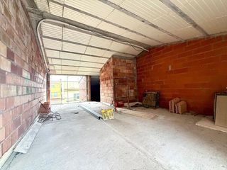 Casa adossada a Eixample-Horta Capallera. Casa adosada a reformar en figueres con proyecto ccalçada de tap