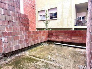 Maison jumelée à Eixample-Horta Capallera. Casa adosada a reformar en figueres con proyecto ccalçada de tap