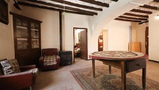 Casa a Boadella i les Escaules. Vive el encanto auténtico de les escaules
