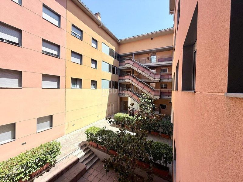 Foto f953a118-6113-4dd9-8fa8-603e2742c0ef. Apartament amb calefacció a Centre Figueres