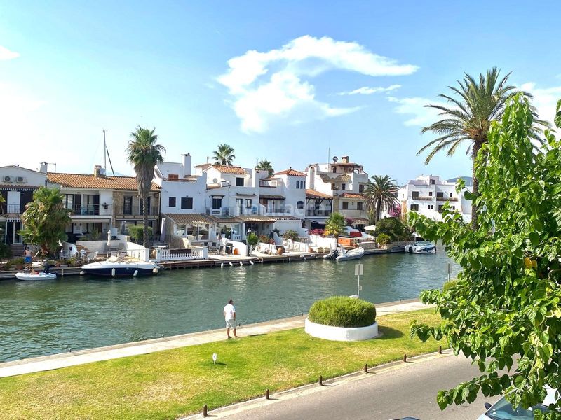 Foto ecaf84ce-44bb-4fa8-9db3-9a5ee43ca80e. Apartament amb calefacció a Salins - Cavall de Mar Empuriabrava