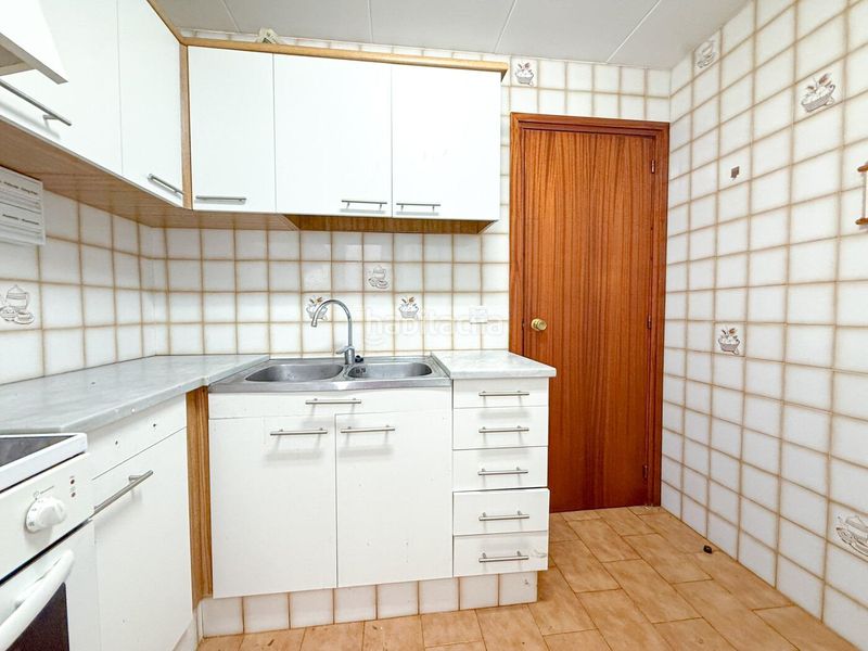 Foto b7994f4c-2344-4e23-8196-568c711e11eb. Apartament a Centre Roses